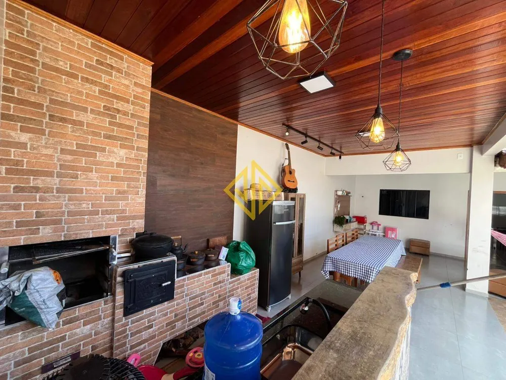 Casa, 3 quartos, 175 m² - Foto 1