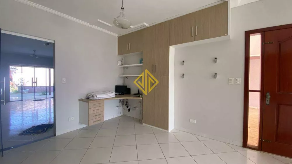 Casa para alugar com 3 quartos, 356m² - Foto 4