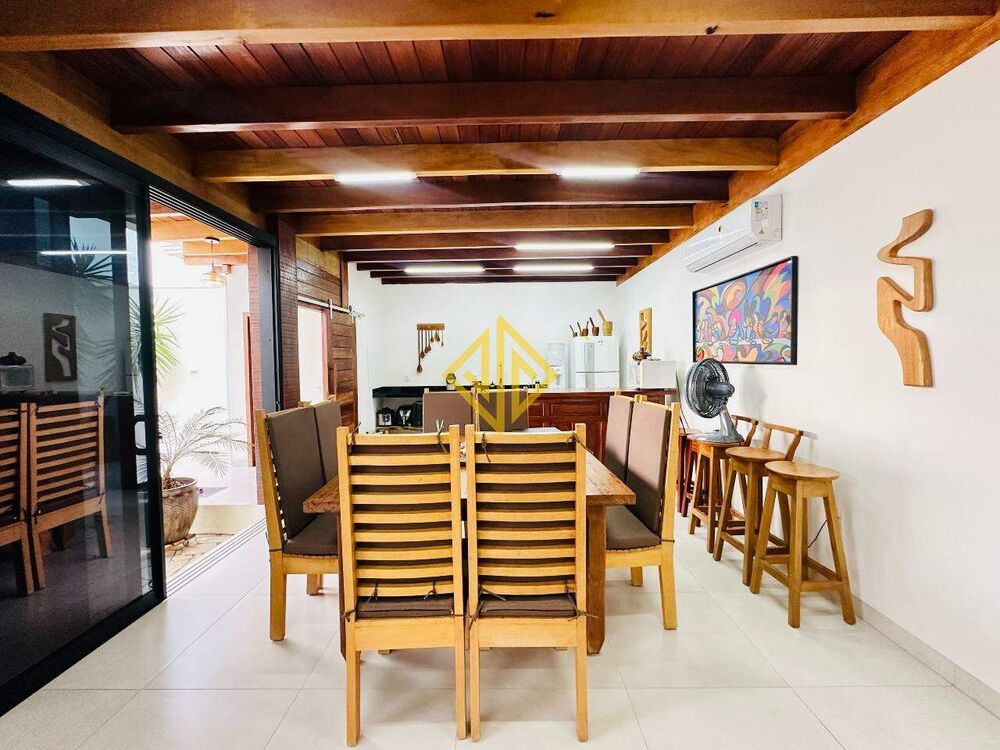 Casa, 5 quartos, 295 m² - Foto 2