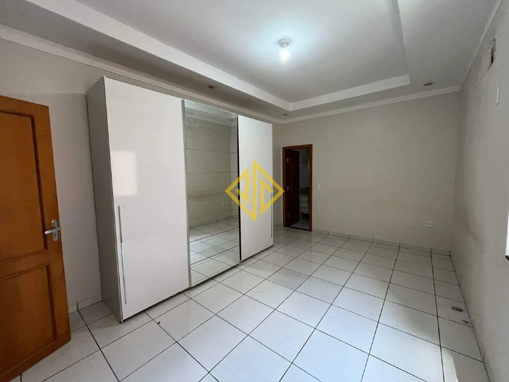 Casa, 3 quartos, 215 m² - Foto 8