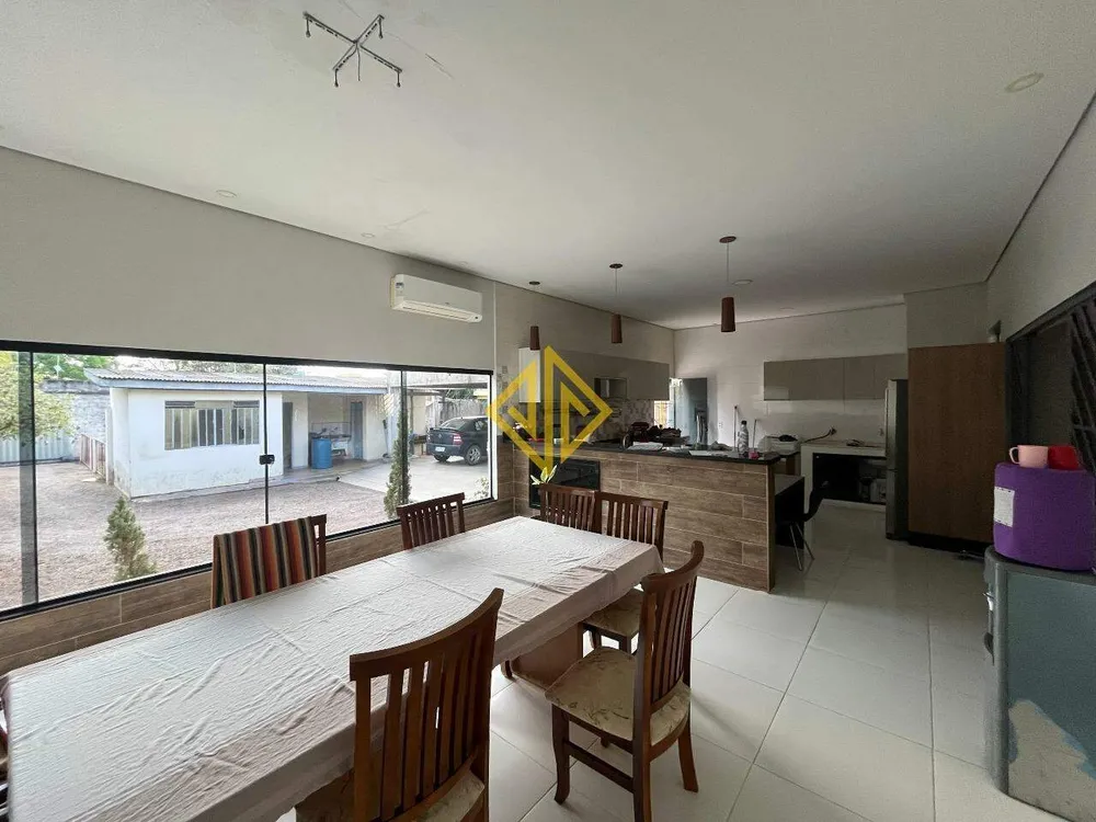 Casa, 4 quartos, 237 m² - Foto 1