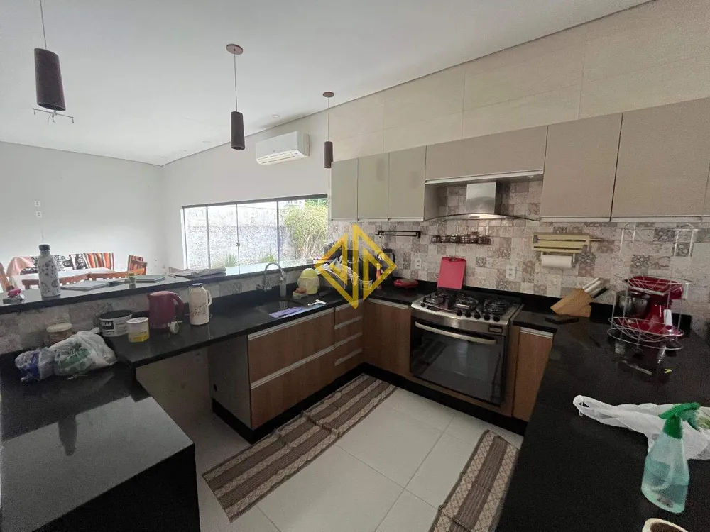 Casa, 4 quartos, 237 m² - Foto 2