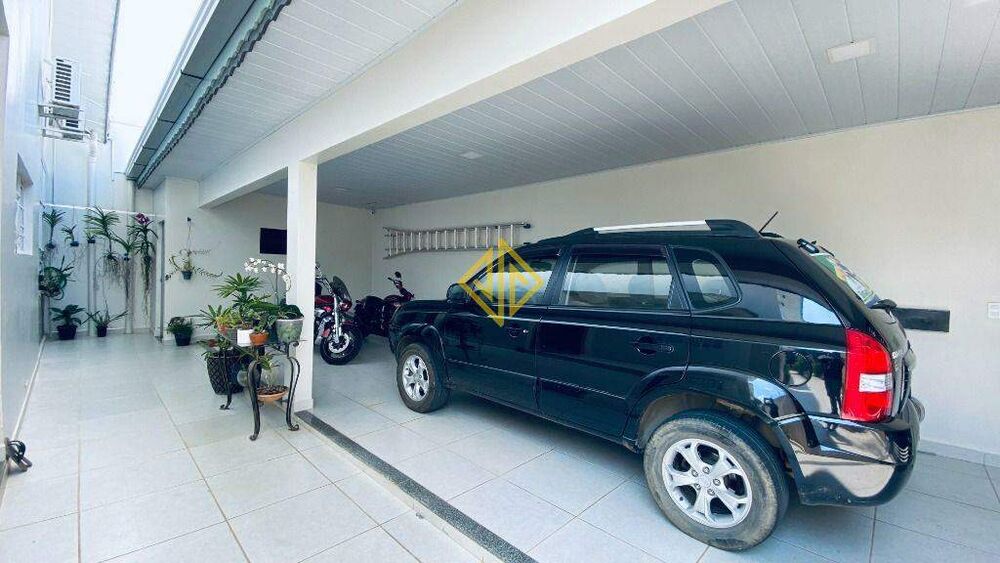 Casa à venda com 4 quartos, 264m² - Foto 8