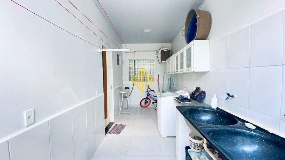 Casa à venda com 4 quartos, 264m² - Foto 7