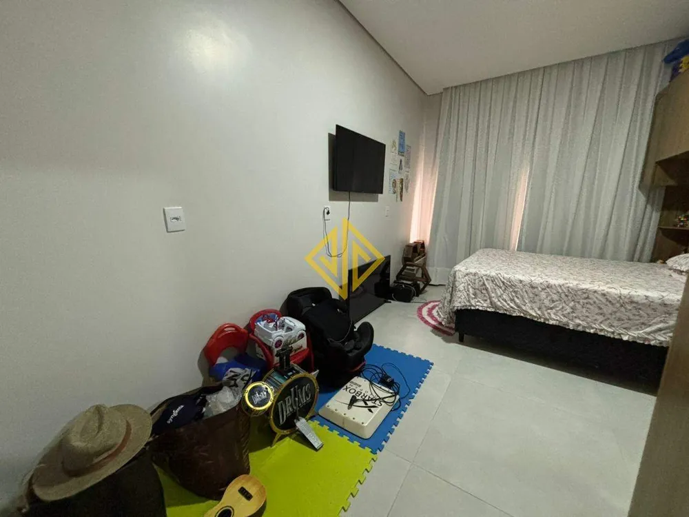Casa, 3 quartos, 222 m² - Foto 13