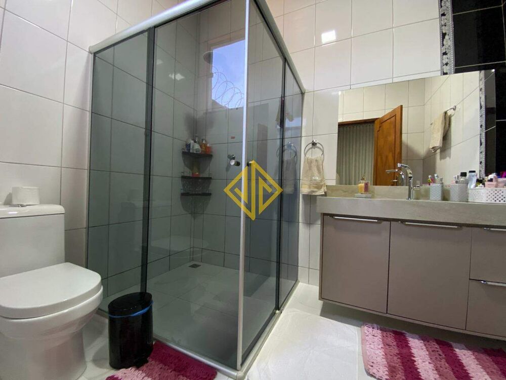 Casa, 4 quartos, 172 m² - Foto 1