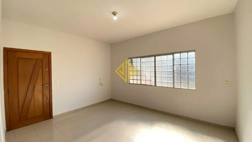 Casa à venda com 3 quartos, 160m² - Foto 3