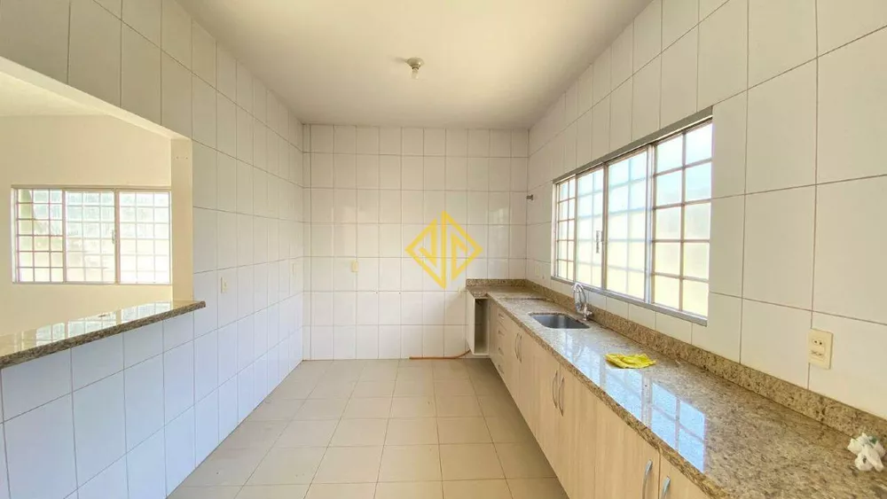 Casa à venda com 3 quartos, 160m² - Foto 4