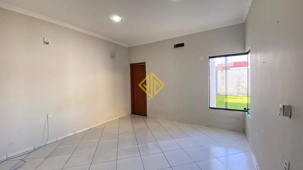 Casa à venda com 4 quartos, 211m² - Foto 2