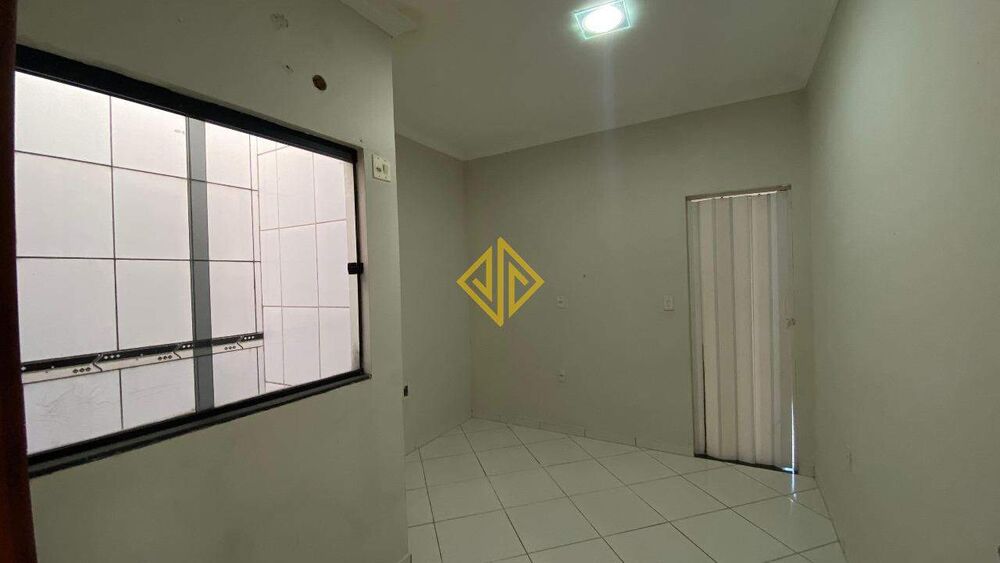 Casa à venda com 4 quartos, 211m² - Foto 3