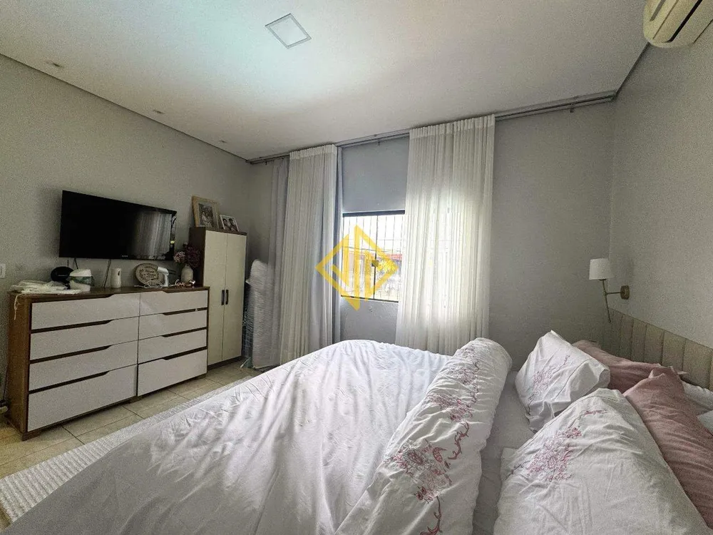 Casa, 3 quartos, 200 m² - Foto 2