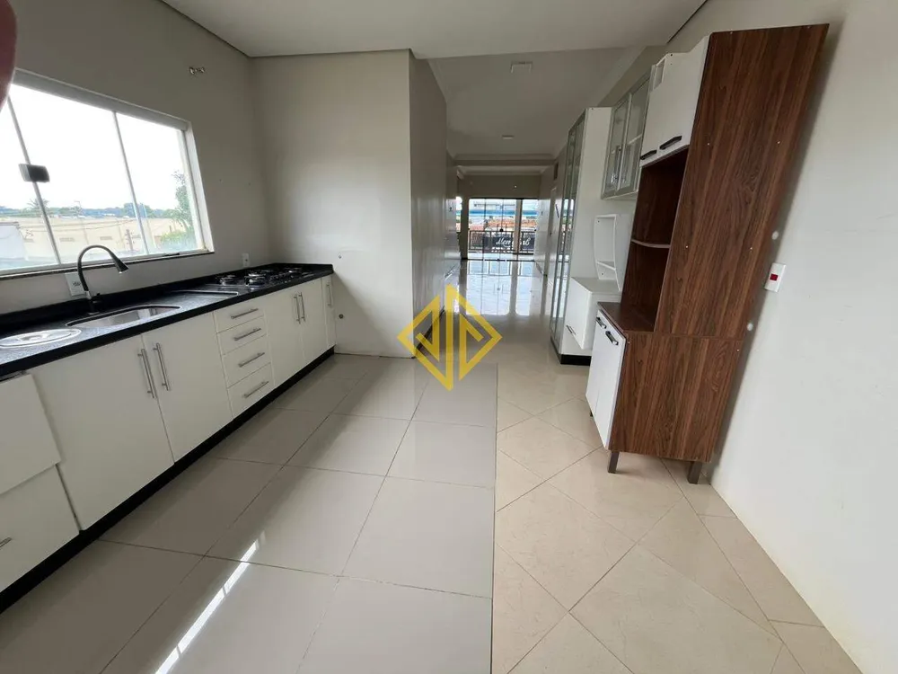 Casa, 3 quartos, 279 m² - Foto 1