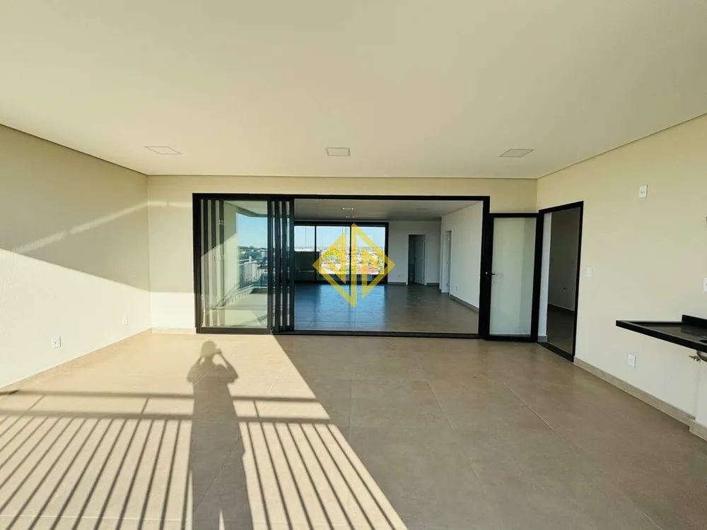 Apartamento, 3 quartos, 247 m² - Foto 2