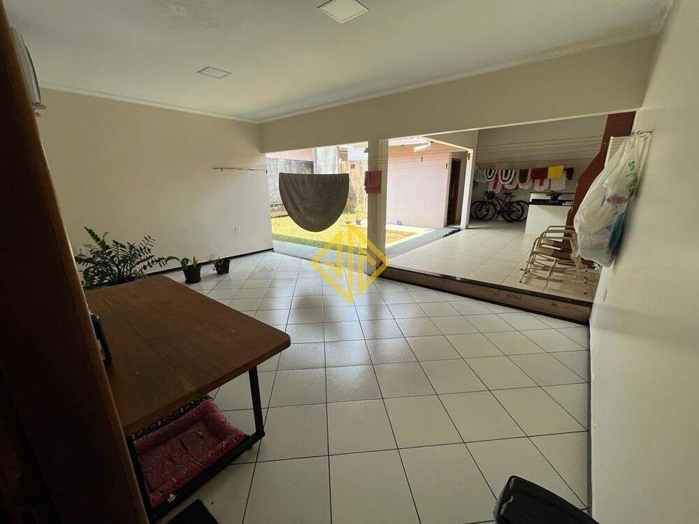 Casa, 3 quartos, 228 m² - Foto 3