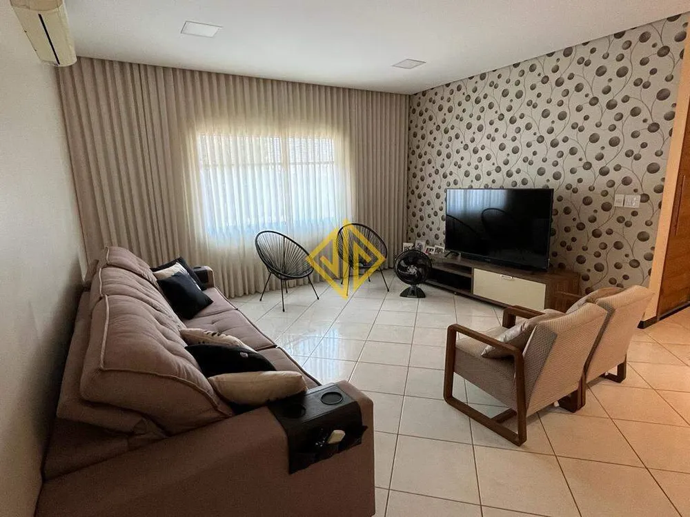 Casa, 3 quartos, 228 m² - Foto 2