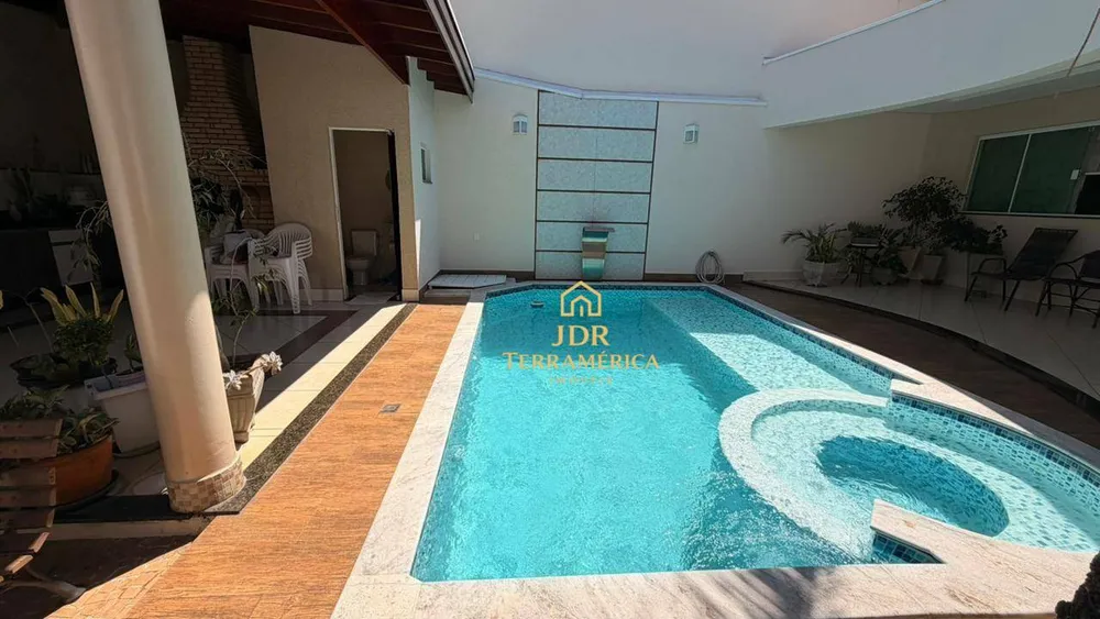 Casa, 3 quartos, 210 m² - Foto 1