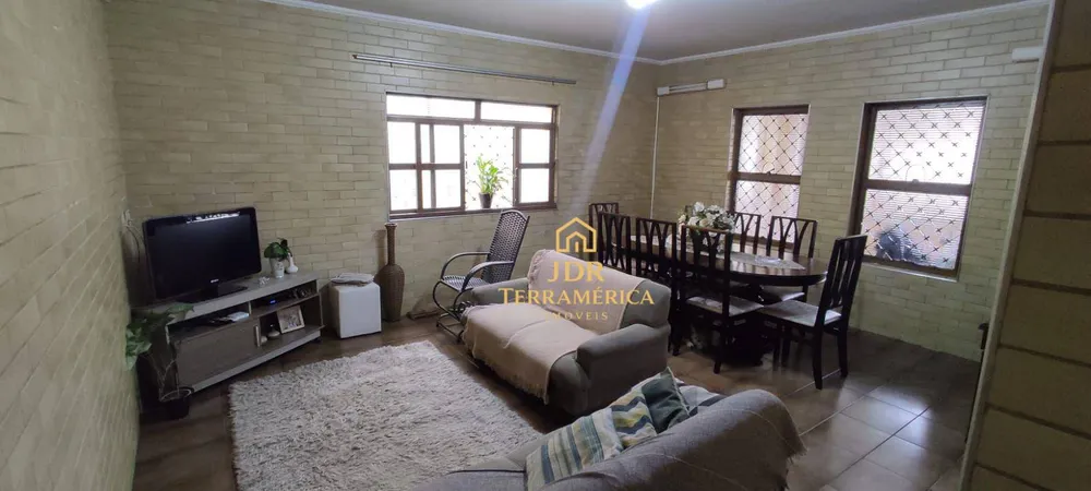 Casa, 3 quartos, 214 m² - Foto 1