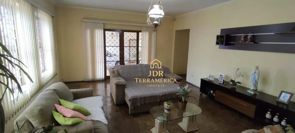 Casa, 3 quartos, 214 m² - Foto 1