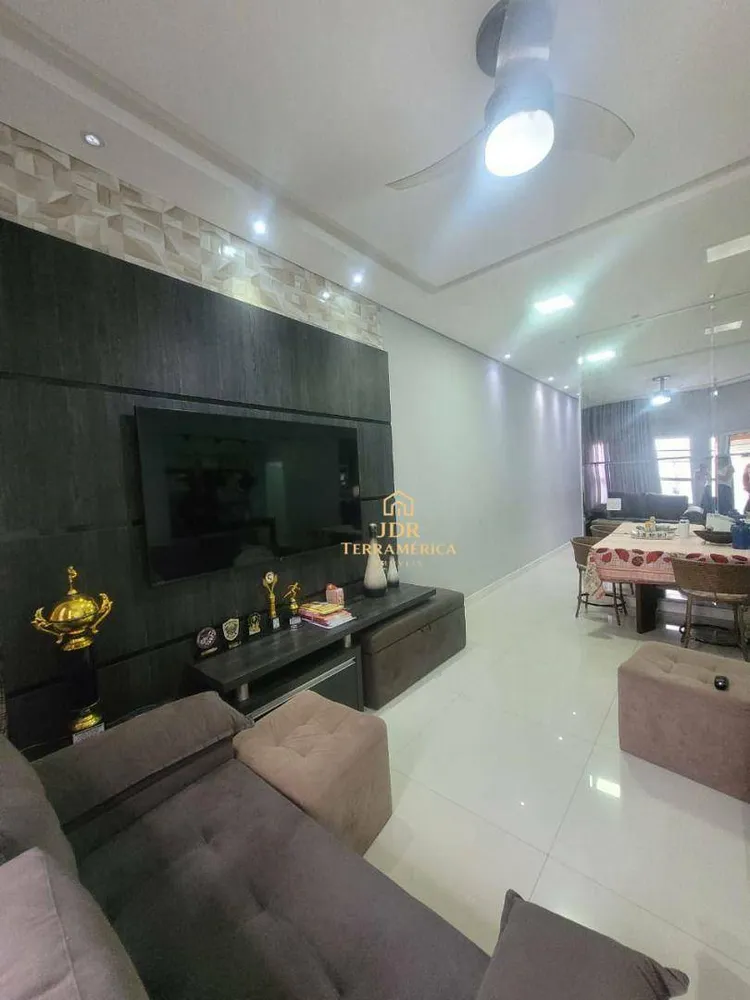Casa, 3 quartos, 109 m² - Foto 1