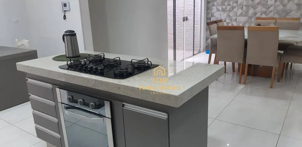 Casa, 3 quartos, 208 m² - Foto 2