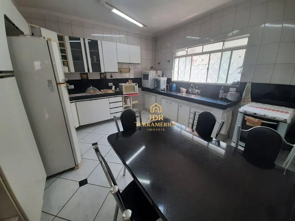 Sobrado, 4 quartos, 327 m² - Foto 8