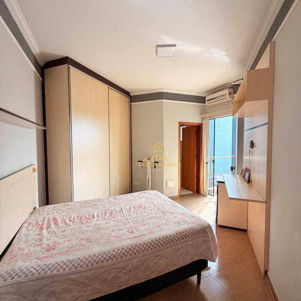 Casa, 4 quartos, 284 m² - Foto 11