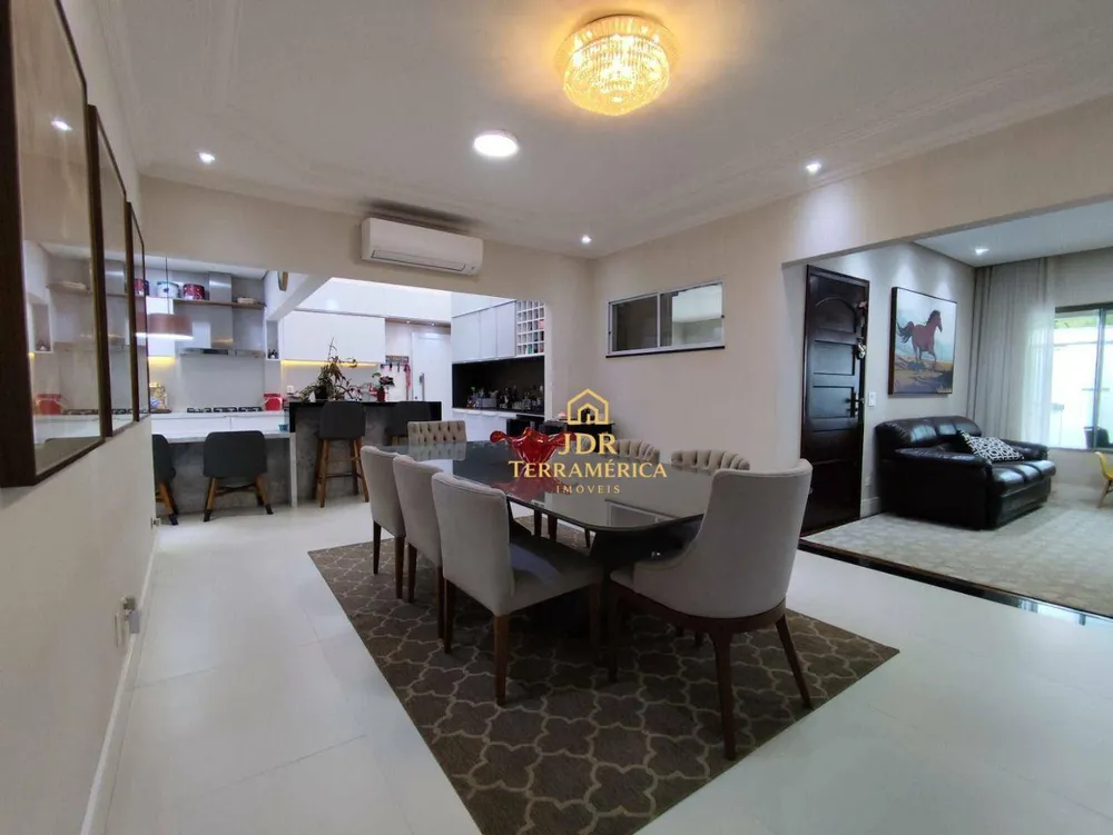 Casa, 3 quartos, 240 m² - Foto 14