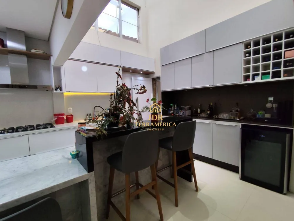 Casa, 3 quartos, 240 m² - Foto 5