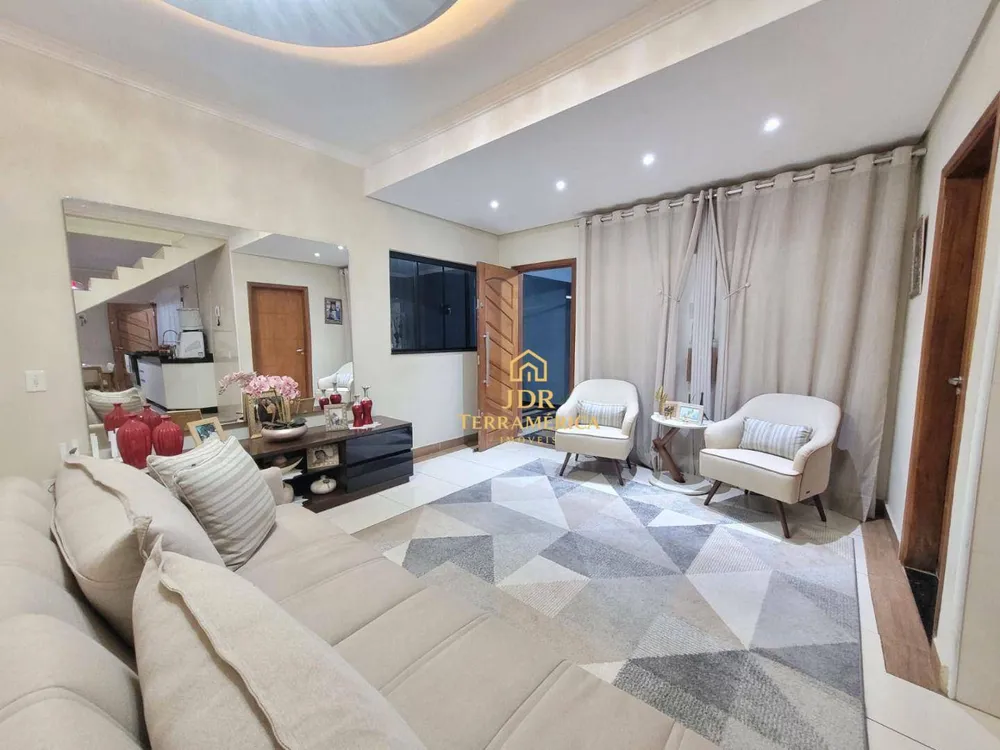 Sobrado, 4 quartos, 242 m² - Foto 1