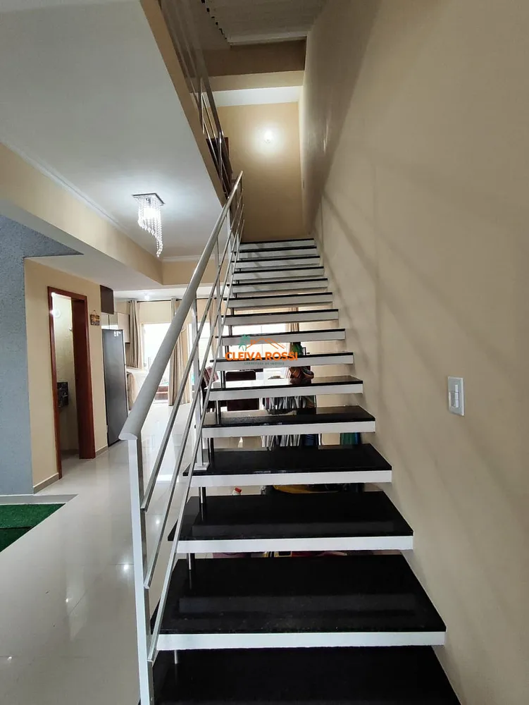 Sobrado, 3 quartos, 195 m² - Foto 2