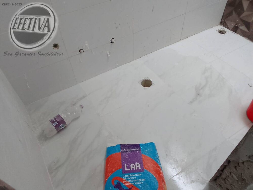 Casa à venda com 3 quartos, 55m² - Foto 4