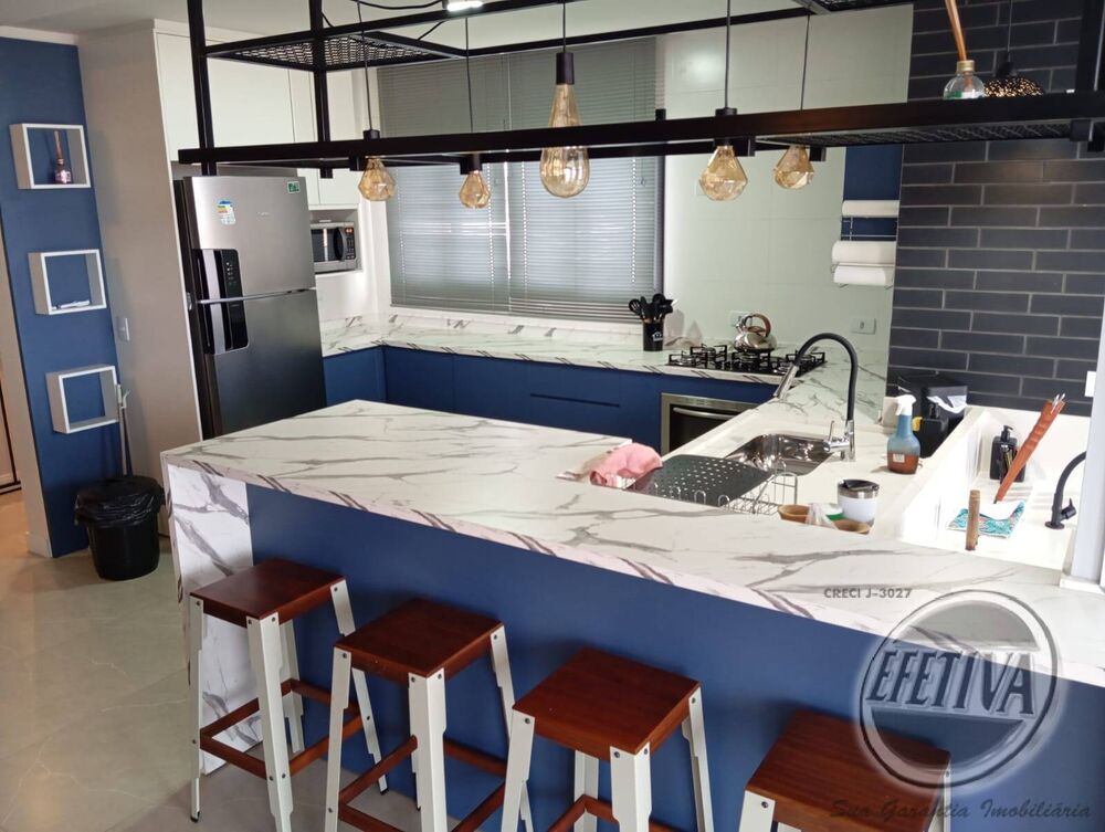 Casa, 6 quartos, 260 m² - Foto 1