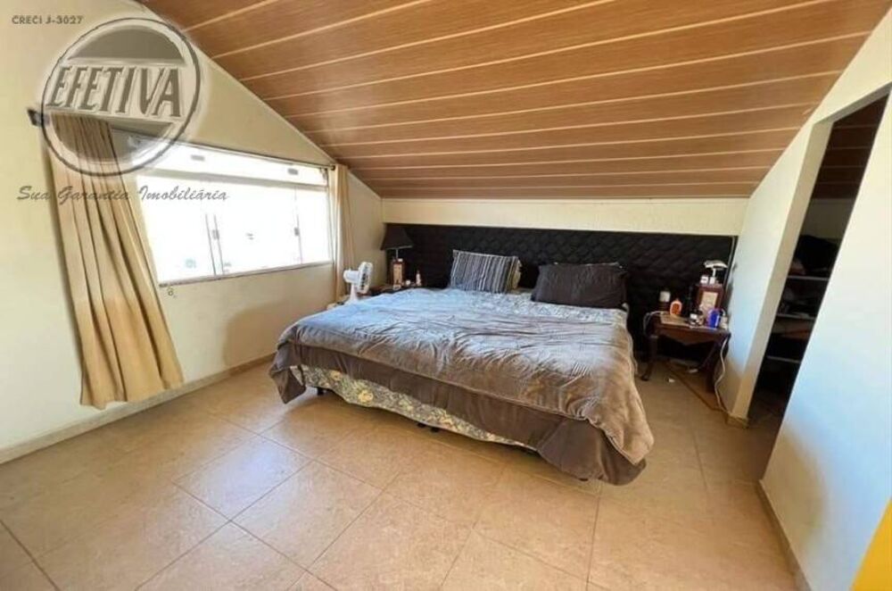 Casa à venda com 4 quartos, 300m² - Foto 3