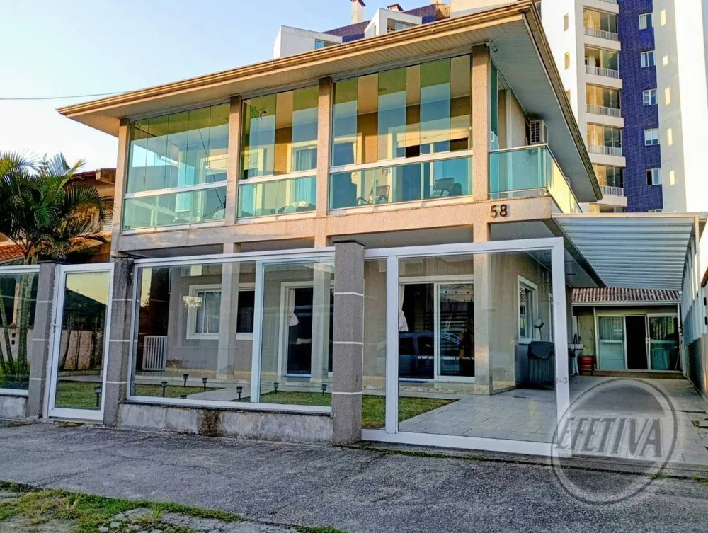 Casa, 4 quartos, 273 m² - Foto 1