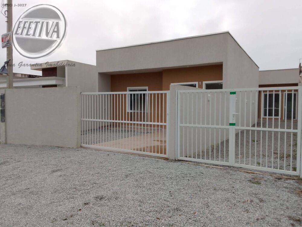 Casa à venda com 3 quartos, 55m² - Foto 1
