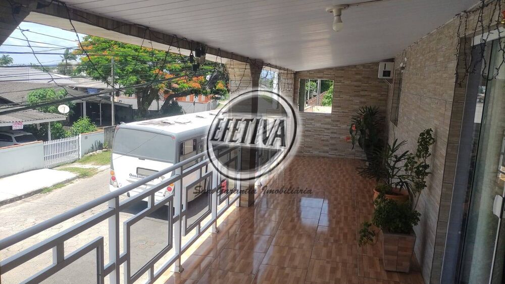 Casa à venda com 3 quartos, 370m² - Foto 3