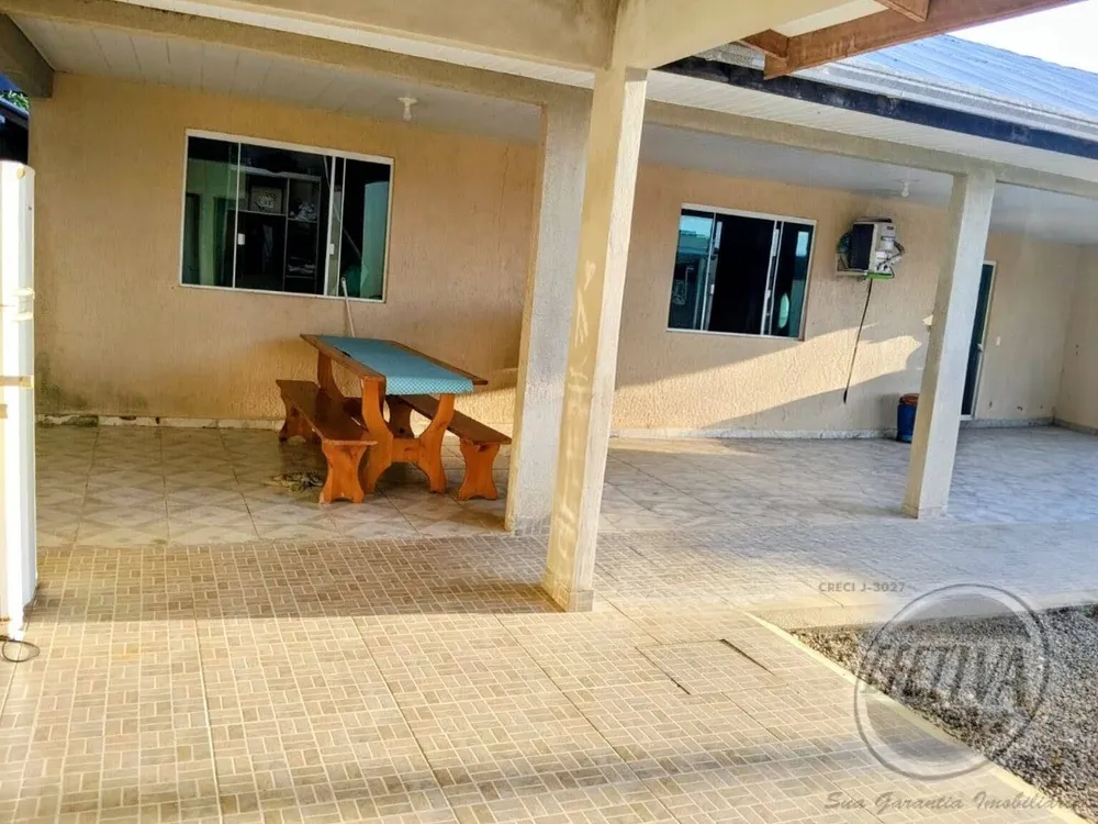 Casa, 6 quartos, 145 m² - Foto 1