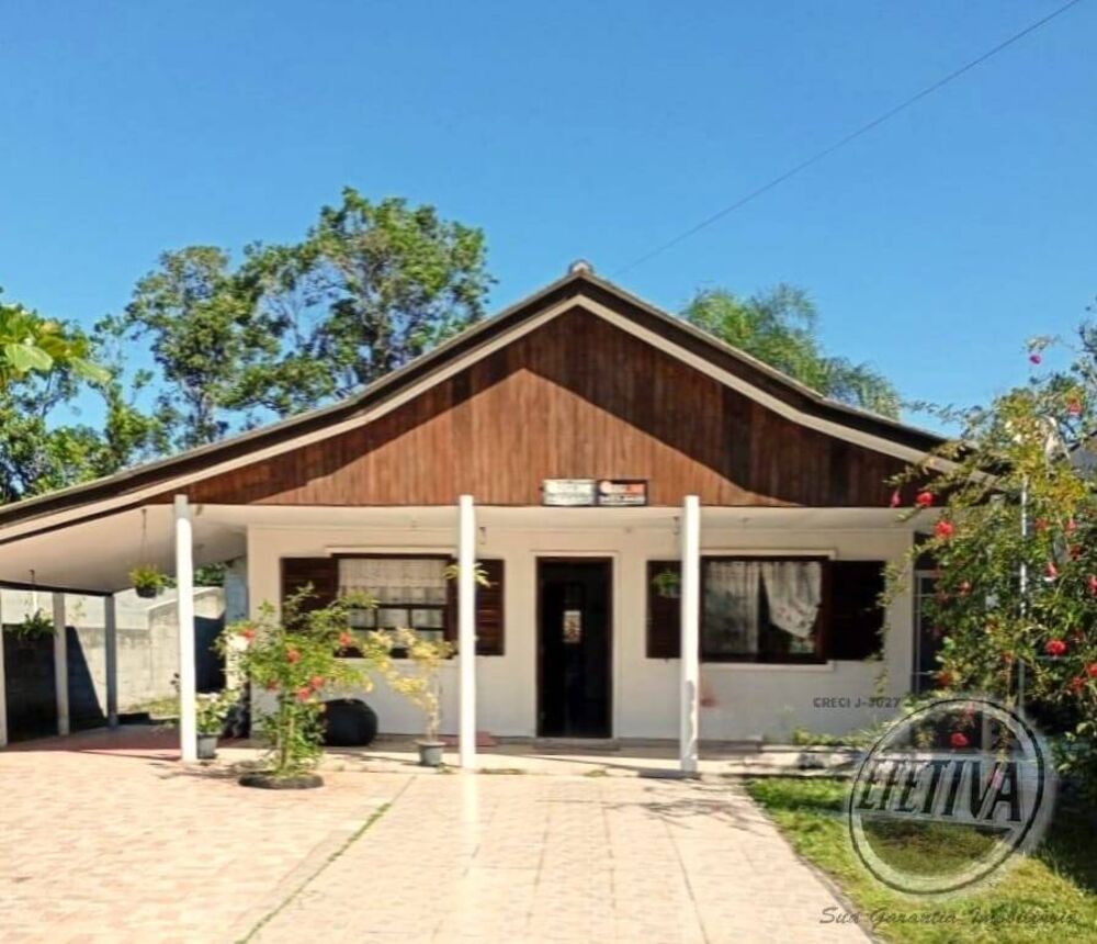 Casa à venda com 4 quartos, 160m² - Foto 1