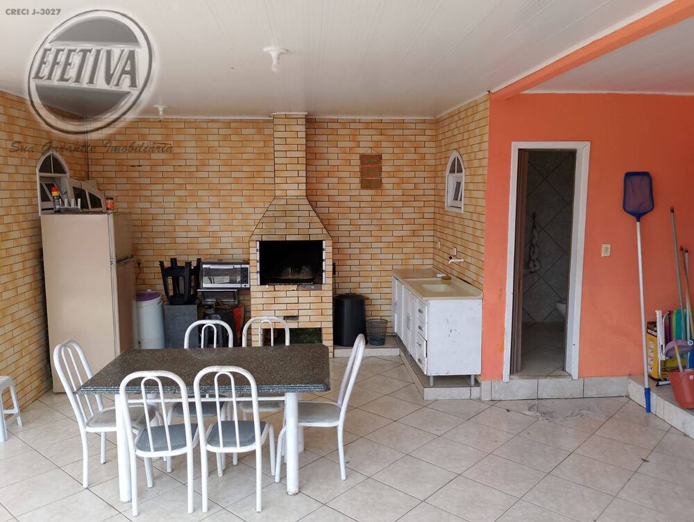 Casa, 6 quartos, 210 m² - Foto 1