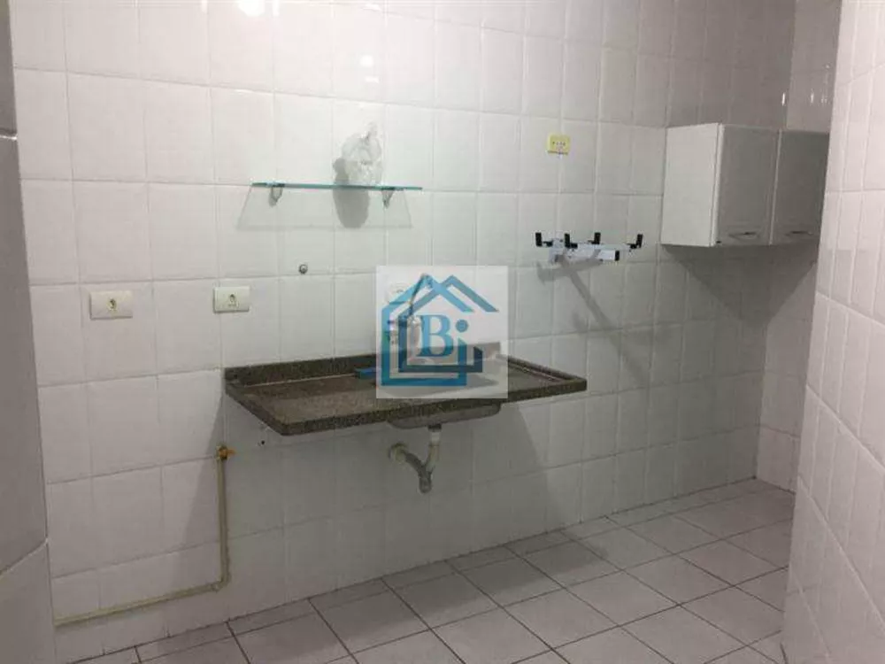 Apartamento à venda com 2 quartos, 70m² - Foto 2