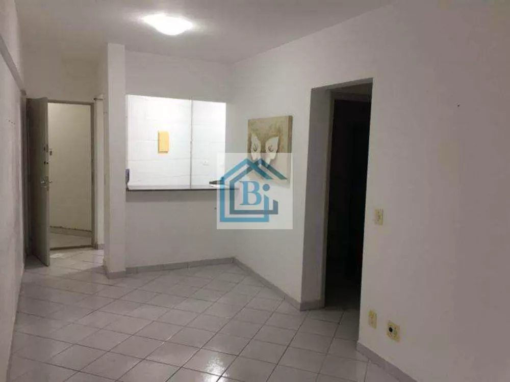 Apartamento à venda com 2 quartos, 70m² - Foto 1