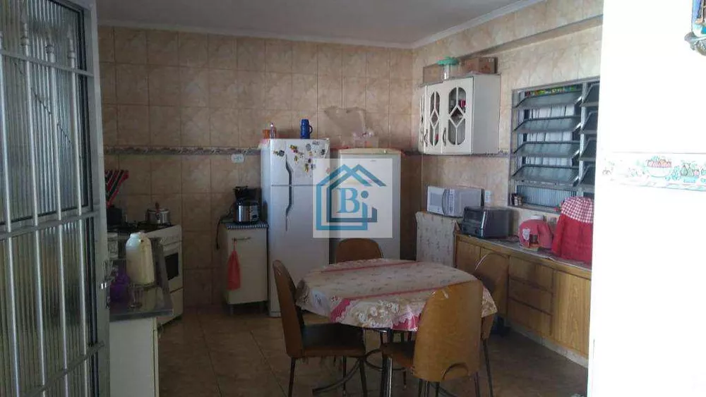 Casa, 4 quartos, 240 m² - Foto 3