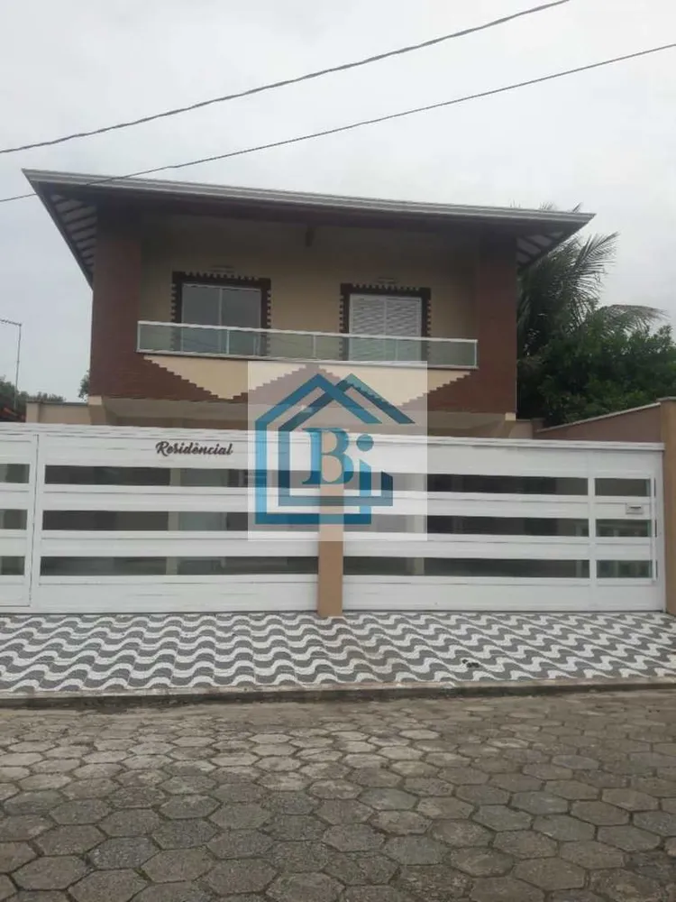 Sobrado, 3 quartos, 6857 m² - Foto 1