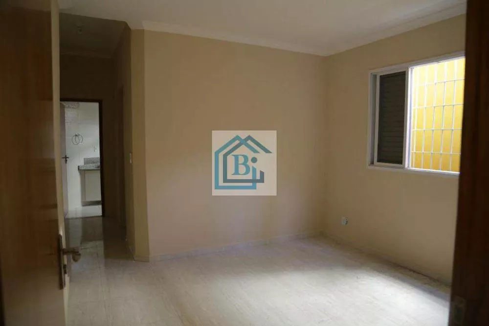 Casa à venda com 3 quartos, 220m² - Foto 4