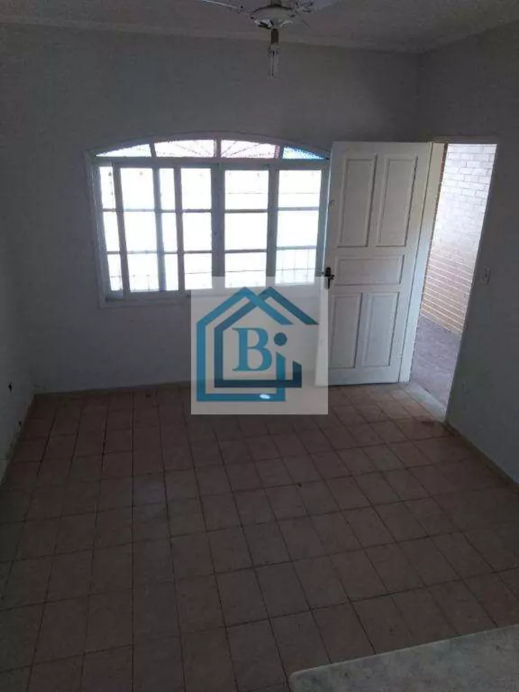 Sobrado à venda com 5 quartos, 130m² - Foto 4