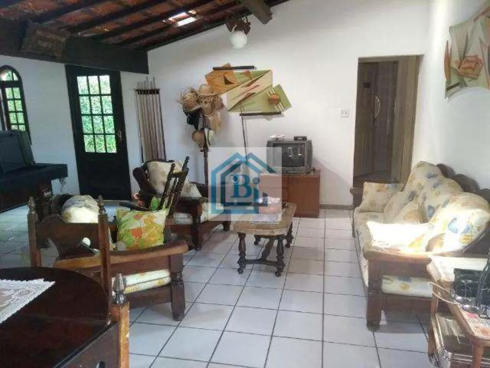 Sobrado à venda com 6 quartos, 360m² - Foto 4