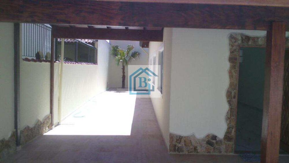Casa, 3 quartos, 210 m² - Foto 2