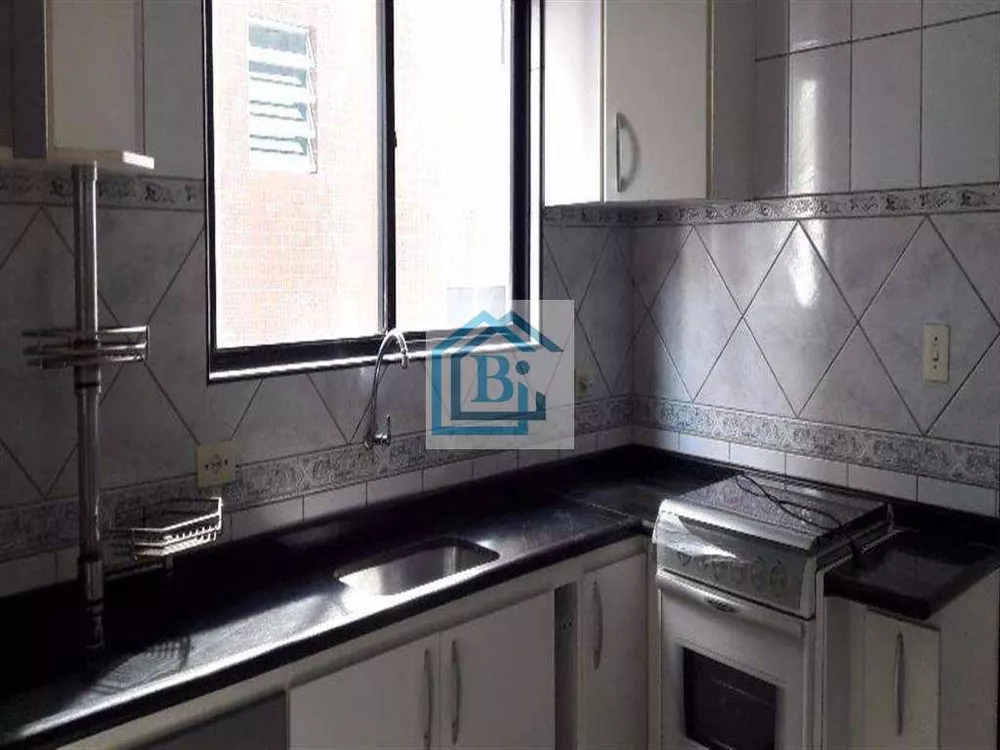 Apartamento à venda com 2 quartos, 67m² - Foto 3