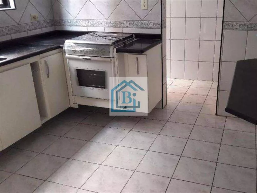 Apartamento à venda com 2 quartos, 67m² - Foto 4