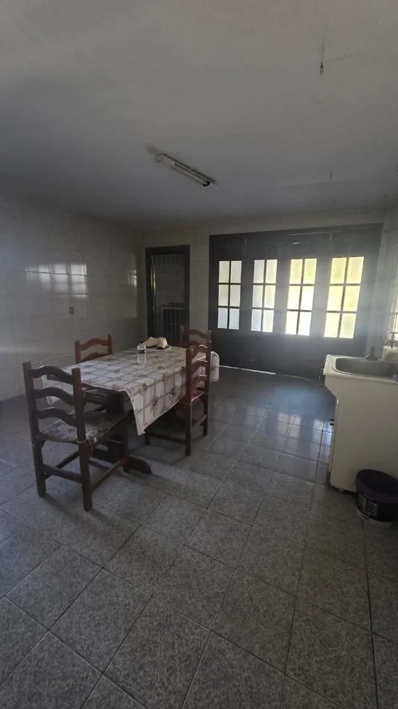 Casa, 4 quartos, 241 m² - Foto 3
